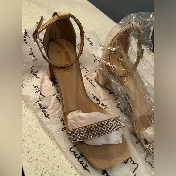 Lulus NEW heels size 8 - Picture 2 of 5